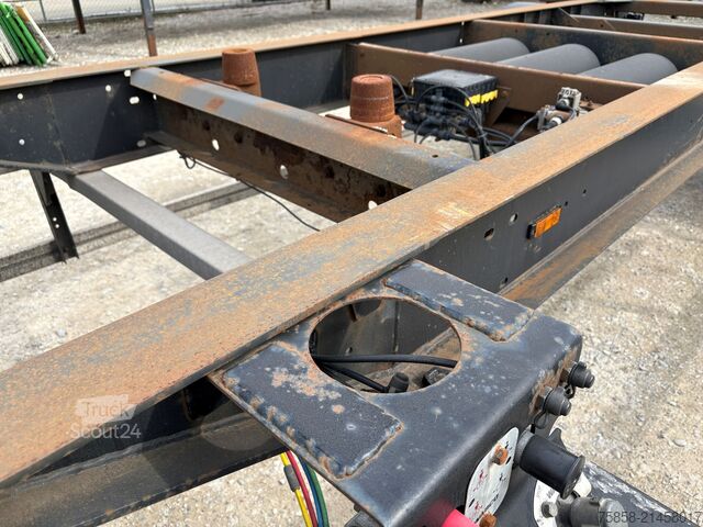 Cserélhető alvázas pótkocsi Kögel Lafette langer Hub Breitreifen top