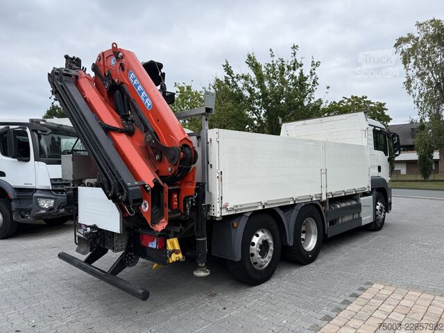 Ladbil med lad MAN TGS 26.470 6X2 Effer 215 bis 16 Meter