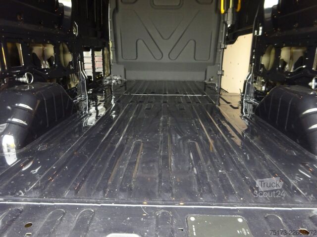 Hög tak skåpbil FORD Transit 350 L3H2 TRAIL 4x4 AHK Xenon Navi SYNC4