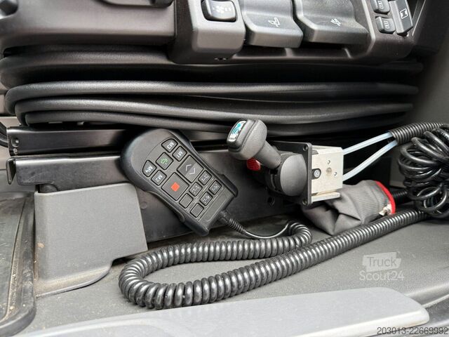 Standartinis vilkikas SCANIA R530 6x2 SZM mit Pavelli Tieflader Auflieger