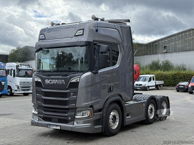 Standartinis vilkikas SCANIA R530 6x2 SZM mit Pavelli Tieflader Auflieger