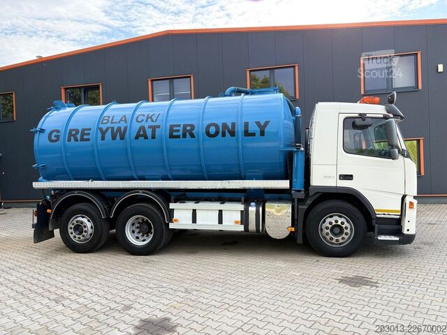 Vákuová cisterna VOLVO FM330 6x2/2 Euro 5 LL Kanalreiniger 15000L
