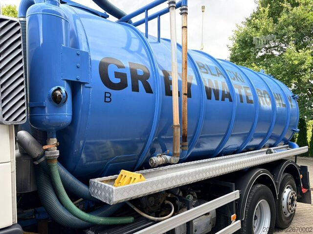 Vákuová cisterna VOLVO FM330 6x2/2 Euro 5 LL Kanalreiniger 15000L