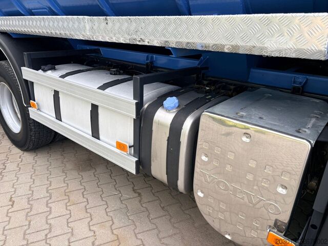 Vákuová cisterna VOLVO FM330 6x2/2 Euro 5 LL Kanalreiniger 15000L