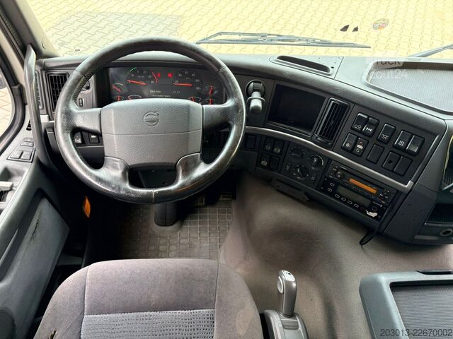 Vákuová cisterna VOLVO FM330 6x2/2 Euro 5 LL Kanalreiniger 15000L