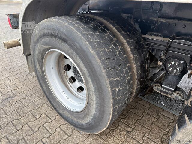 Betonmixer vrachtwagen MAN 32.430 8x4 BB Betonmischer
