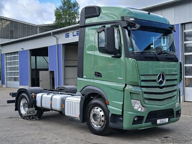 Vrachtwagenchassis MERCEDES-BENZ 1851 4x2 BL Fahrgestell *Nebenantrieb