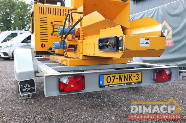 Hacheuse Shengmiao Hc6140 new wood chipper with trailer!!