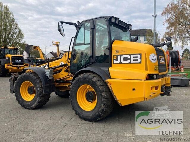 Dvorni utovarivač JCB TM 320 S AGRI