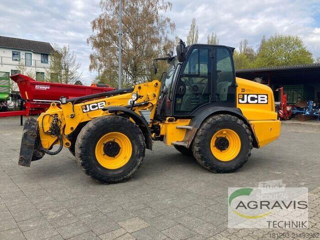 Dvorni utovarivač JCB TM 320 S AGRI