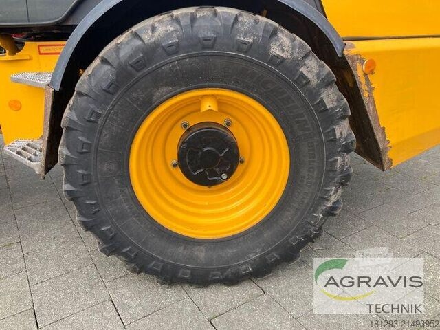 Dvorni utovarivač JCB TM 320 S AGRI