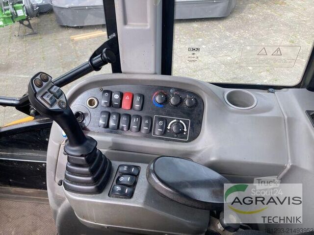 Dvorni utovarivač JCB TM 320 S AGRI