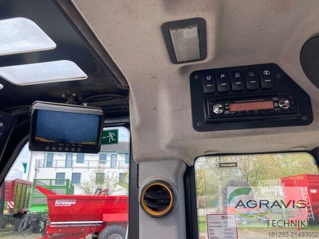 Dvorni utovarivač JCB TM 320 S AGRI