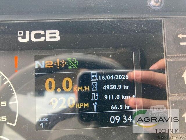 Dvorni utovarivač JCB TM 320 S AGRI