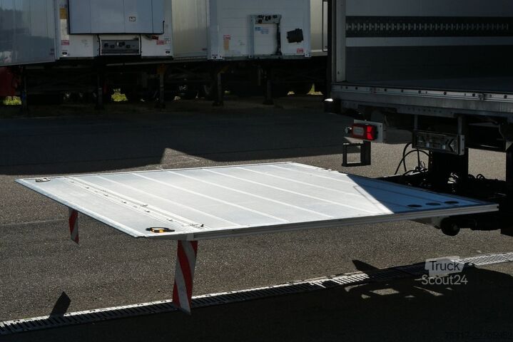 Kylsläpvagn SCHMITZ CARGOBULL SKO 20 /LZG CITY TRIDEC / LBW 2000 kg / BLUMEN