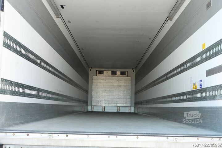 Kylsläpvagn SCHMITZ CARGOBULL SKO 20 /LZG CITY TRIDEC / LBW 2000 kg / BLUMEN