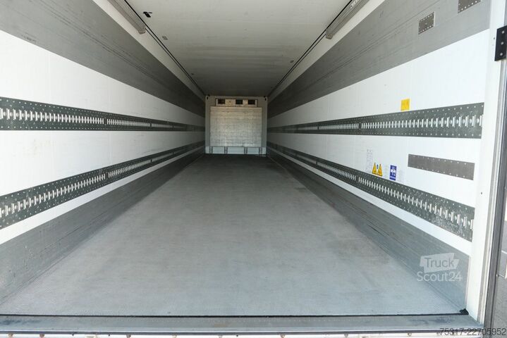 Kylsläpvagn SCHMITZ CARGOBULL SKO 20 /LZG CITY TRIDEC / LBW 2000 kg / BLUMEN