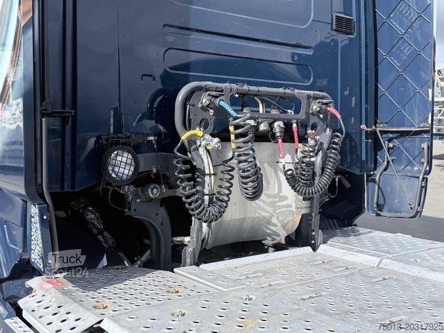 Vakio vetoauto SCANIA V8 R580 Topline 6X2, Retarder, Voll-Luft, Leder