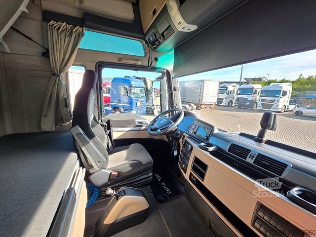 Lielapjoma vilcējs MAN TGX 18.460 4X2 LLS-U