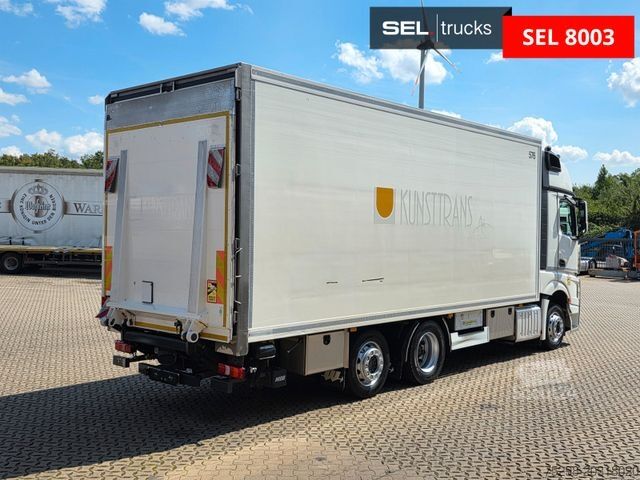 Kutu kamyonu MERCEDES-BENZ Actros 2551 /Retarder/Ldbw/Konvekta/Lenkachse