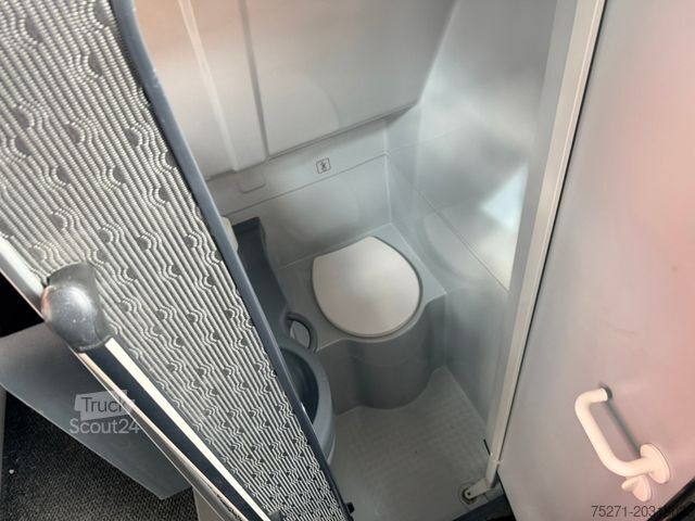 Távolsági autóbusz SETRA S 515 MD
