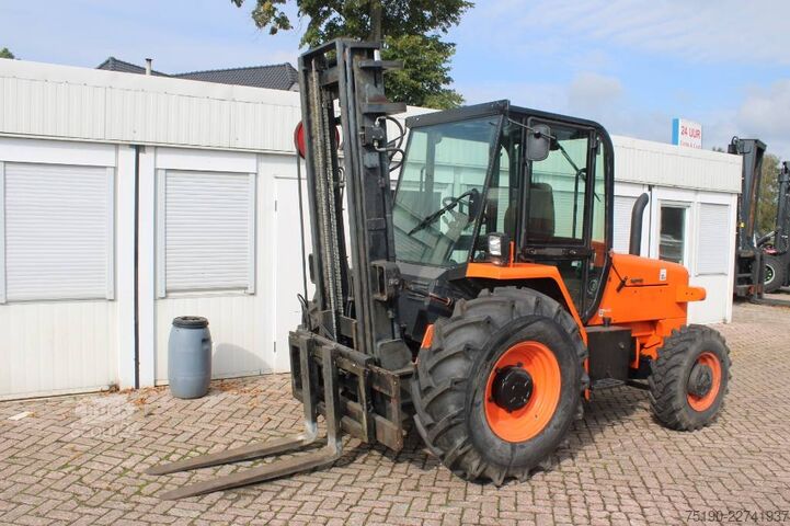 Carrello elevatore fuoristrada JCB 930