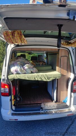 Asuntoauto VW T 5