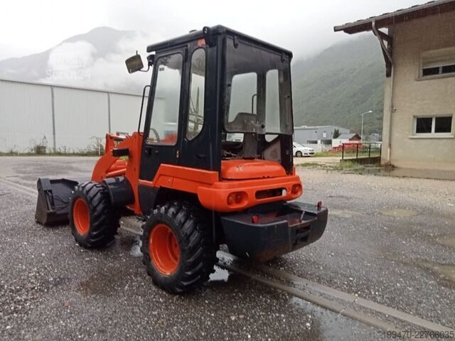 Lastare Kubota R520