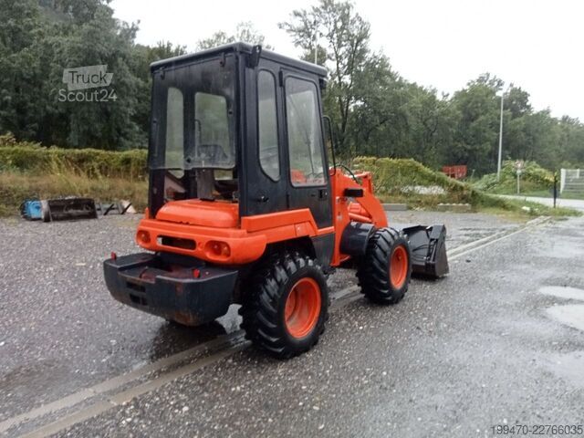 Lastare Kubota R520