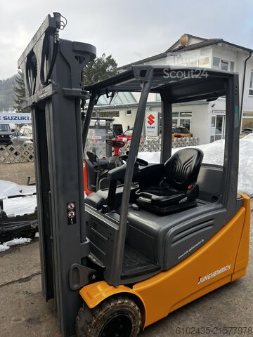 Chariot élévateur Jungheinrich EFG 220