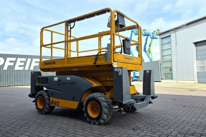 Ascensore a forbice Haulotte COMPACT 10DX Diesel, 4x4 Drive, 10.2m Working Heig