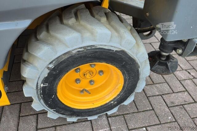 Ascensore a forbice Haulotte COMPACT 10DX Diesel, 4x4 Drive, 10.2m Working Heig