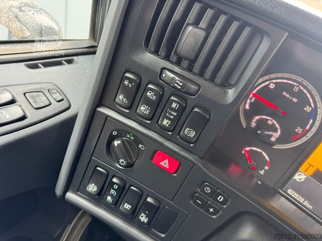 Standard-SZM Scania R450 / HighLine / Retarder / 2 Tanks / TUV: 3-2...