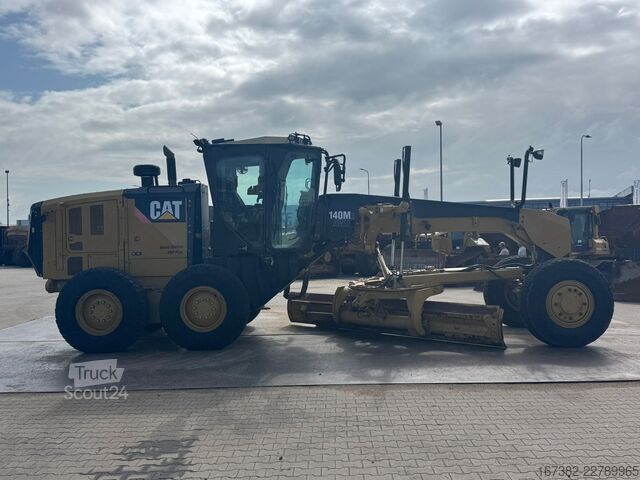 οδοστρωτήρας Caterpillar 140M2 AWD