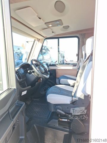 Entegre karavan WEINSBERG CaraCore 700 MEG Light