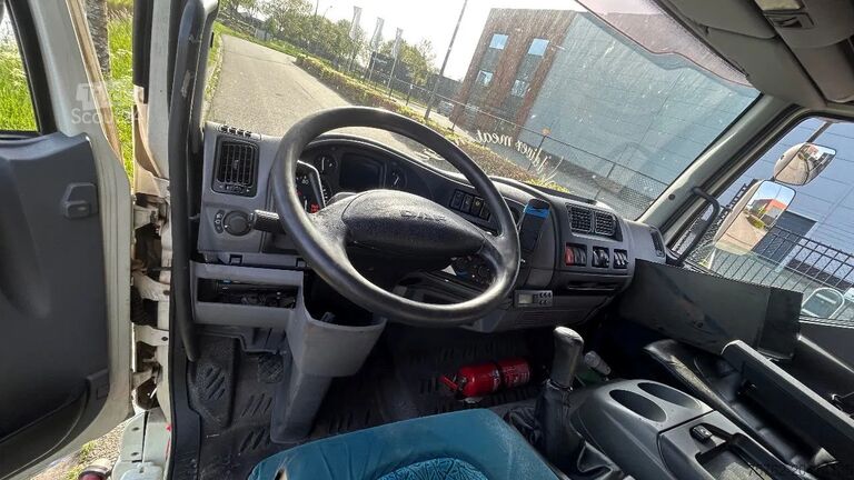 Μεταφορά σε ψύξη/κατάψυξη DAF LF 45.160 meat box | Thermo king | manuel gearb...