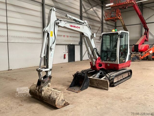 Mini-pelle Takeuchi TB 250