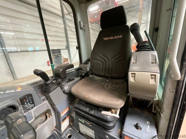Mini-pelle Takeuchi TB 250