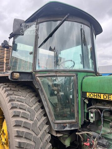 Trekker John Deere 3040