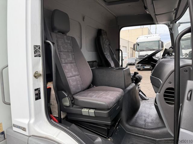 Fourgon isotherme frigorifique MERCEDES-BENZ Atego 816 Tiefkühl ThermoKing V-700 Max 1. Hand