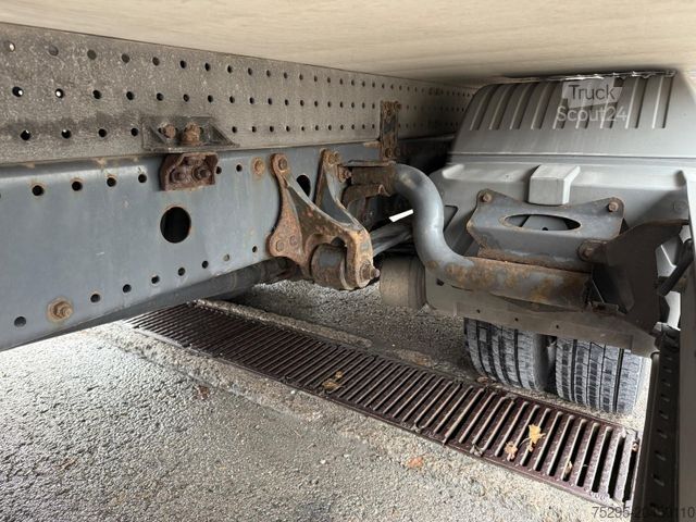 Fourgon isotherme frigorifique MERCEDES-BENZ Atego 816 Tiefkühl ThermoKing V-700 Max 1. Hand