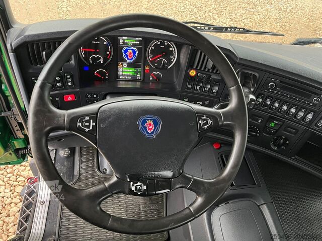 Štandardný traktor Scania P 450 8x4*4 HYDRAULICS