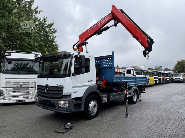 Кран-манипулятор на шасси грузовика Mercedes-Benz Atego 1623 4X2 Kran Fassi F135