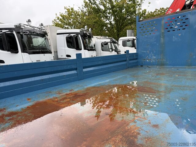 Кран-манипулятор на шасси грузовика Mercedes-Benz Atego 1623 4X2 Kran Fassi F135