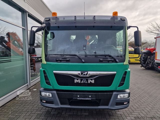Fourgon pick-up MAN TGL 8.250 Prische Kran Funk 4 Punkt 8900 KM neuw