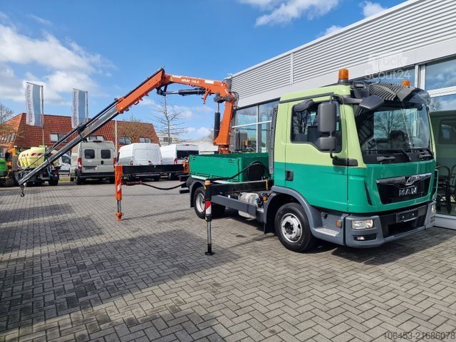 Camion équipé d'une grue MAN TGL 8.250 Prische Kran Funk 4 Punkt 8900 KM neuw
