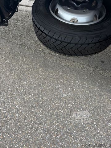 Furgoneta frigorífica MERCEDES-BENZ 821 L Atego 3-Sitz Tempomat LBW 1500 kg