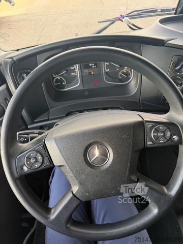 Furgoneta frigorífica MERCEDES-BENZ 821 L Atego 3-Sitz Tempomat LBW 1500 kg