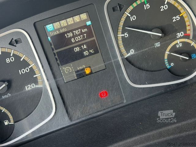 Furgoneta frigorífica MERCEDES-BENZ 821 L Atego 3-Sitz Tempomat LBW 1500 kg