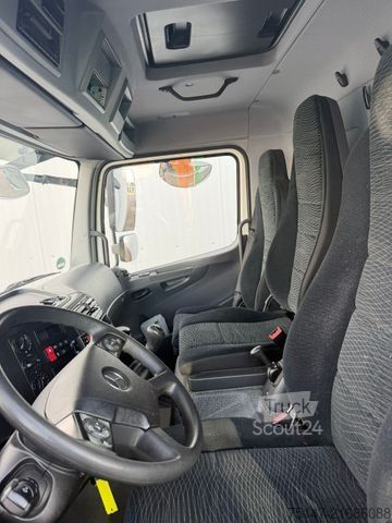 Furgoneta frigorífica MERCEDES-BENZ 821 L Atego 3-Sitz Tempomat LBW 1500 kg